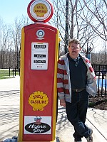 USA - Joliet IL - David with Shell Petrol Pump at Route 66 Park (7 Apr 2009)